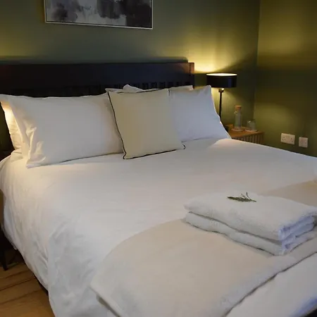 Cedarblue B&B 던가반